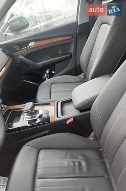 Позашляховик / Кросовер Audi Q5 2021 в 