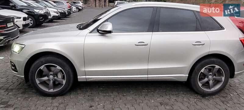 Внедорожник / Кроссовер Audi Q5 2015 в Ивано-Франковске
