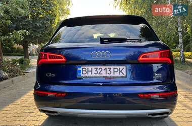 Внедорожник / Кроссовер Audi Q5 2018 в 