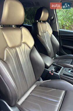 Внедорожник / Кроссовер Audi Q5 2018 в 