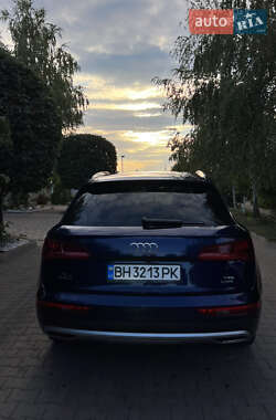 Внедорожник / Кроссовер Audi Q5 2018 в 