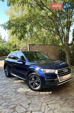 Внедорожник / Кроссовер Audi Q5 2018 в 