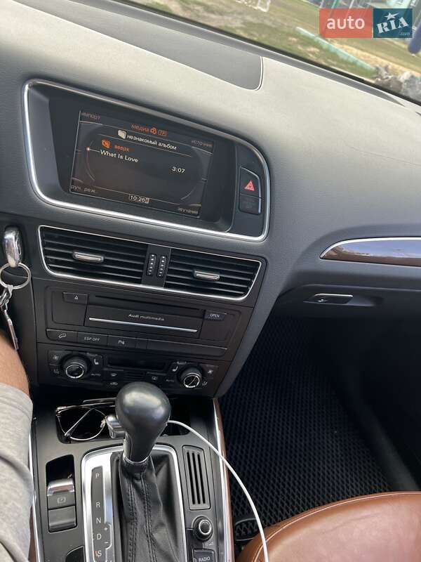 Внедорожник / Кроссовер Audi Q5 2009 в Одессе