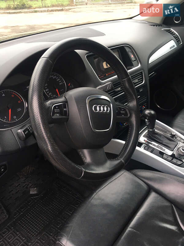 Внедорожник / Кроссовер Audi Q5 2009 в Владимире