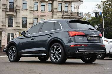 Внедорожник / Кроссовер Audi Q5 2021 в 