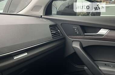 Внедорожник / Кроссовер Audi Q5 2021 в 