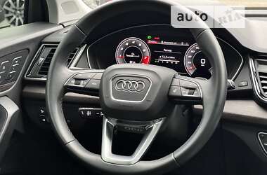 Внедорожник / Кроссовер Audi Q5 2021 в 