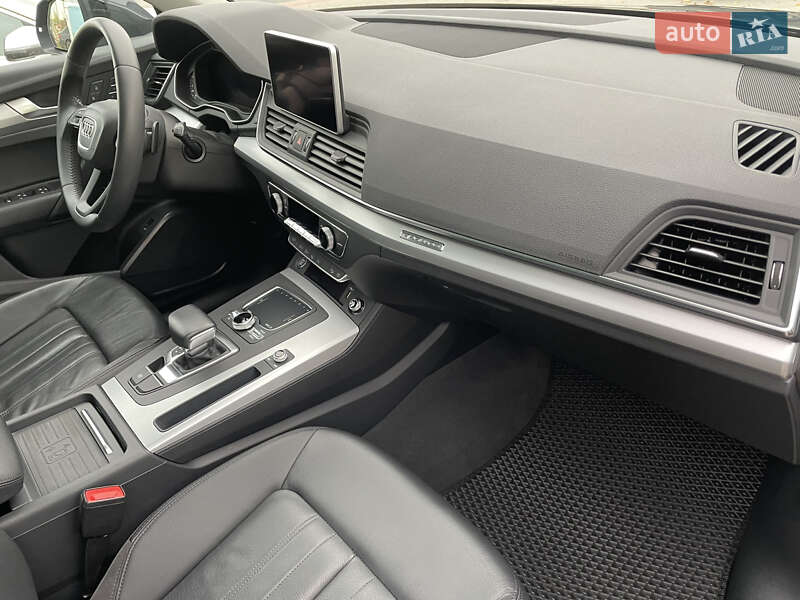 Внедорожник / Кроссовер Audi Q5 2019 в Ивано-Франковске