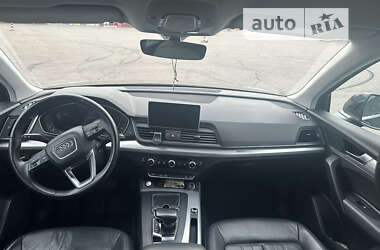 Внедорожник / Кроссовер Audi Q5 2017 в 
