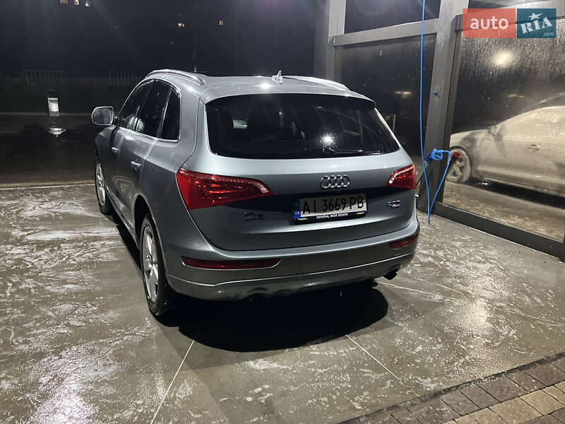 Внедорожник / Кроссовер Audi Q5 2010 в Дрогобыче