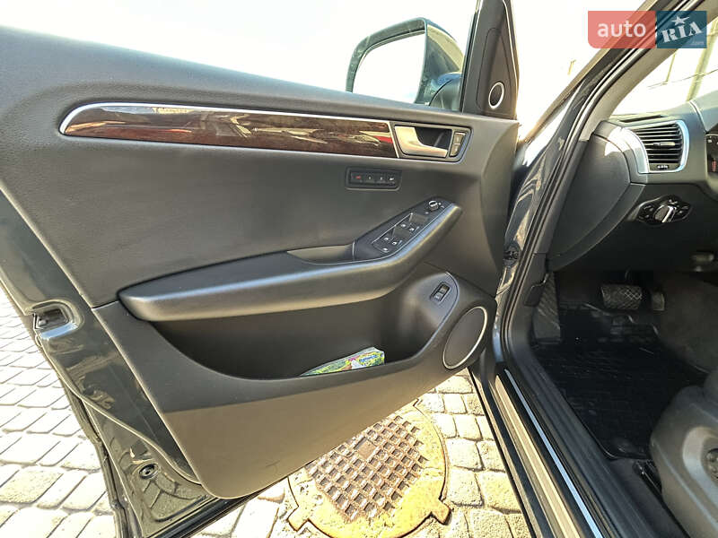 Внедорожник / Кроссовер Audi Q5 2011 в Львове