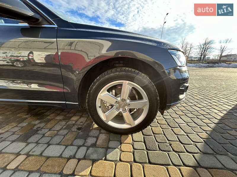Внедорожник / Кроссовер Audi Q5 2011 в Львове