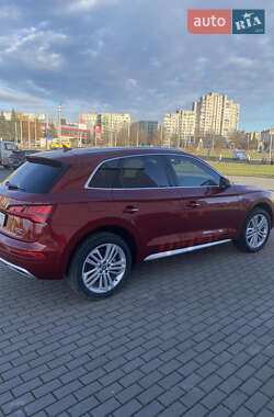 Внедорожник / Кроссовер Audi Q5 2018 в 