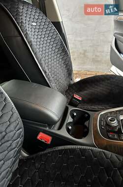 Внедорожник / Кроссовер Audi Q5 2011 в Киеве