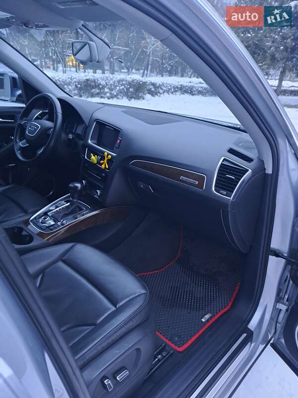 Позашляховик / Кросовер Audi Q5 2015 в Луцьку