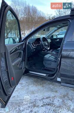 Внедорожник / Кроссовер Audi Q5 2018 в 