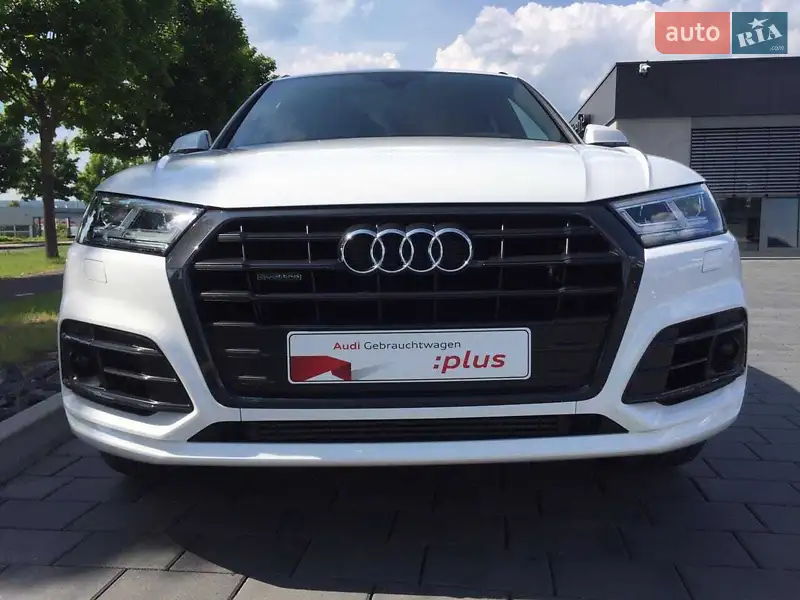 Внедорожник / Кроссовер Audi Q5 2018 в 