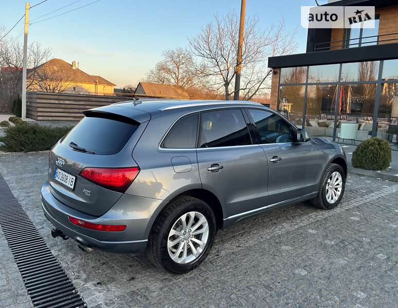 Внедорожник / Кроссовер Audi Q5 2014 в Ужгороде