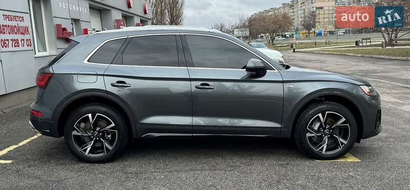 Внедорожник / Кроссовер Audi Q5 2021 в Днепре