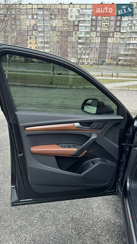 Внедорожник / Кроссовер Audi Q5 2021 в Днепре