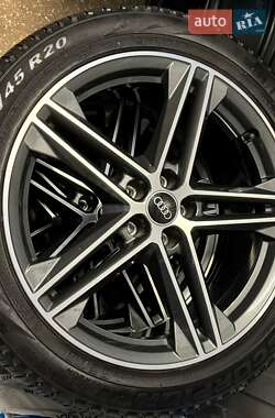 Внедорожник / Кроссовер Audi Q5 2021 в 