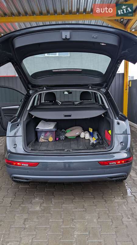 Внедорожник / Кроссовер Audi Q5 2019 в Хмельницком