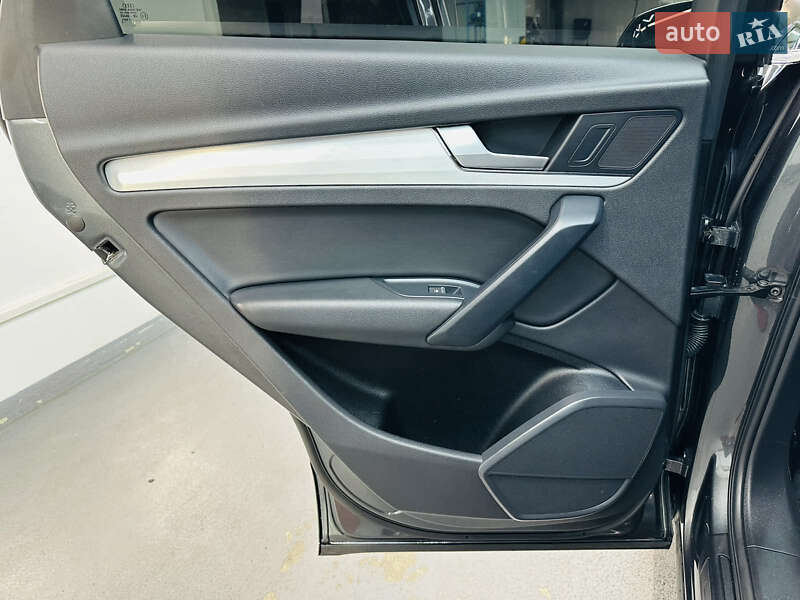 Внедорожник / Кроссовер Audi Q5 2019 в Луцке