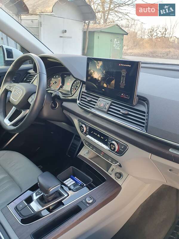 Позашляховик / Кросовер Audi Q5 2021 в Києві