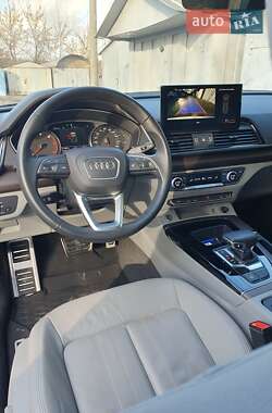 Внедорожник / Кроссовер Audi Q5 2021 в 