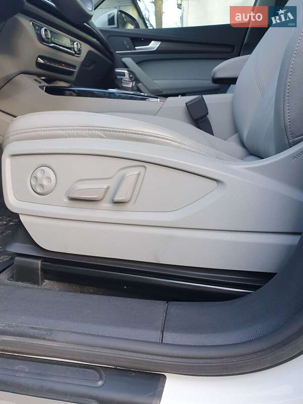 Позашляховик / Кросовер Audi Q5 2021 в Києві