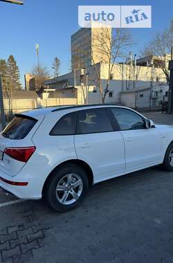 Внедорожник / Кроссовер Audi Q5 2011 в Черновцах