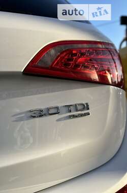 Внедорожник / Кроссовер Audi Q5 2011 в Черновцах