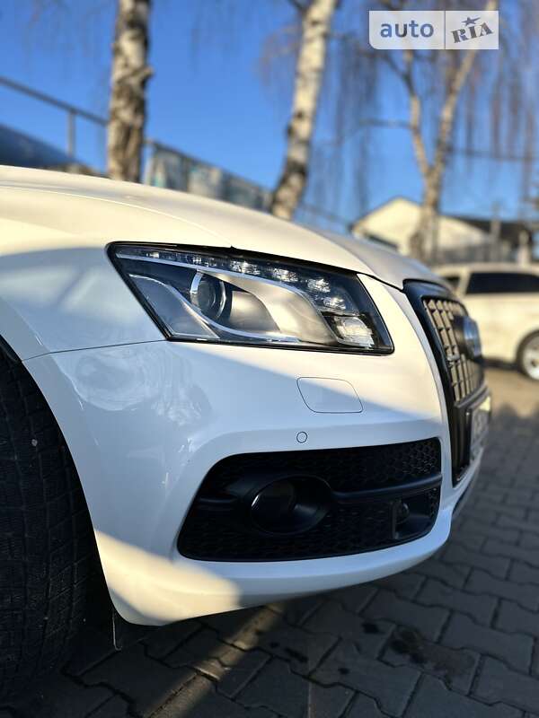 Внедорожник / Кроссовер Audi Q5 2011 в Черновцах