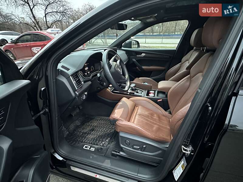Внедорожник / Кроссовер Audi Q5 2021 в Киеве