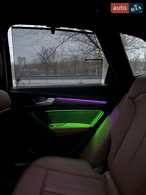 Внедорожник / Кроссовер Audi Q5 2021 в Киеве