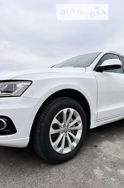 Внедорожник / Кроссовер Audi Q5 2014 в Ровно