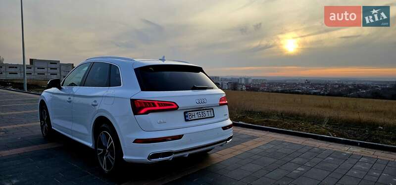 Внедорожник / Кроссовер Audi Q5 2019 в Одессе