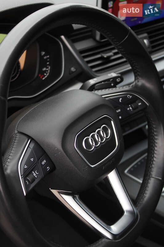 Позашляховик / Кросовер Audi Q5 2017 в Львові