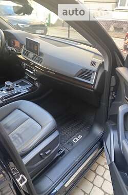 Внедорожник / Кроссовер Audi Q5 2018 в 
