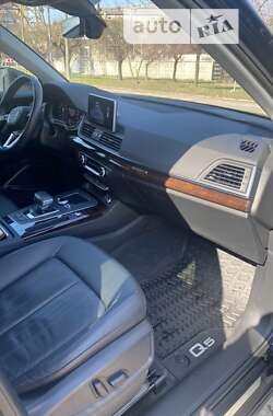 Внедорожник / Кроссовер Audi Q5 2018 в 