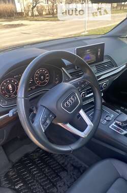 Внедорожник / Кроссовер Audi Q5 2018 в 