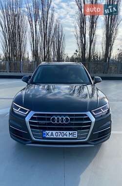 Позашляховик / Кросовер Audi Q5 2018 в 