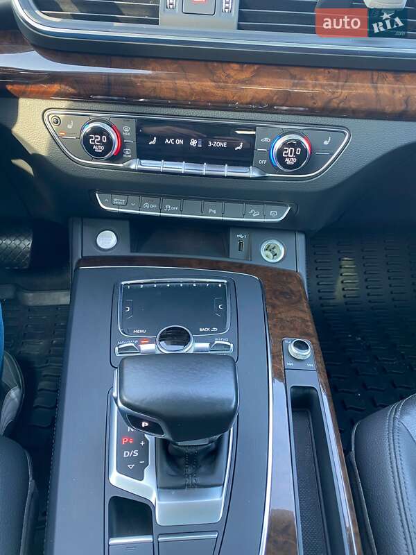 Внедорожник / Кроссовер Audi Q5 2018 в Киеве