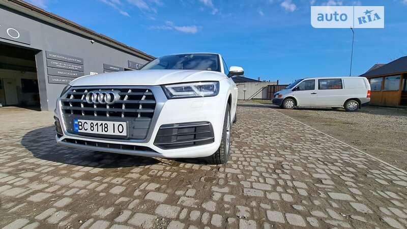 Внедорожник / Кроссовер Audi Q5 2017 в Стрые