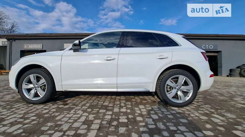 Внедорожник / Кроссовер Audi Q5 2017 в Стрые