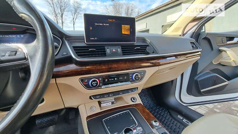 Внедорожник / Кроссовер Audi Q5 2017 в Стрые