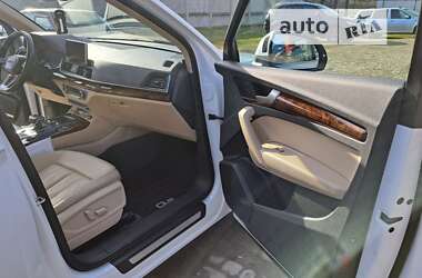 Внедорожник / Кроссовер Audi Q5 2017 в 