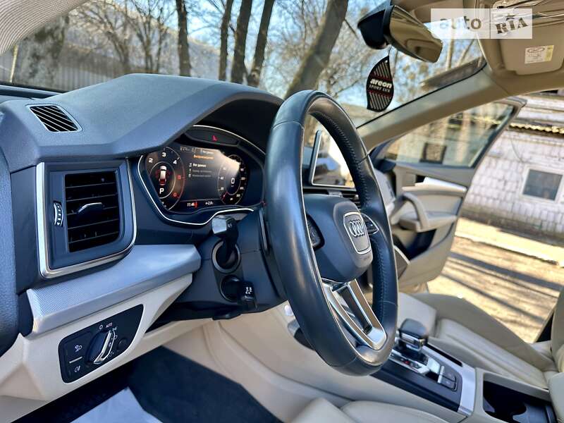 Позашляховик / Кросовер Audi Q5 2018 в Києві