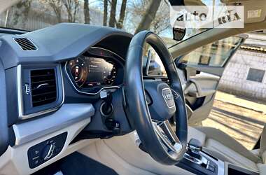 Внедорожник / Кроссовер Audi Q5 2018 в 