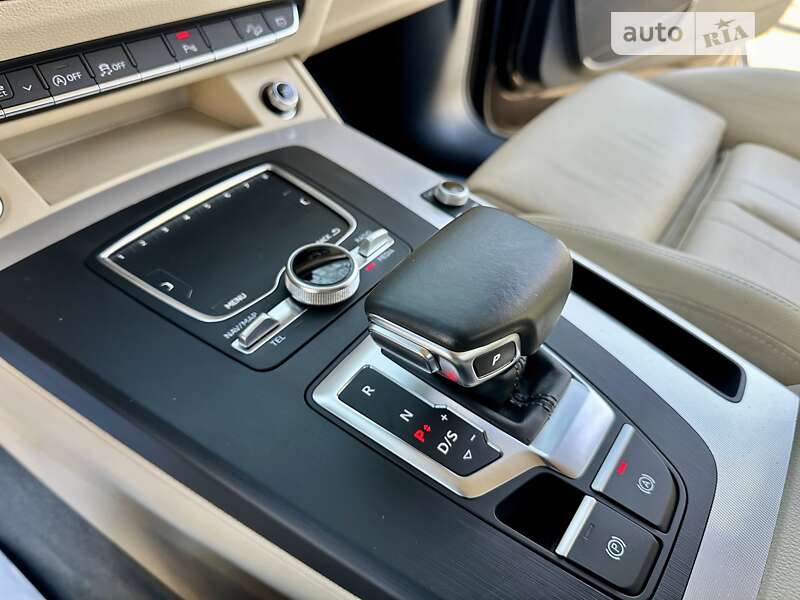 Позашляховик / Кросовер Audi Q5 2018 в Києві